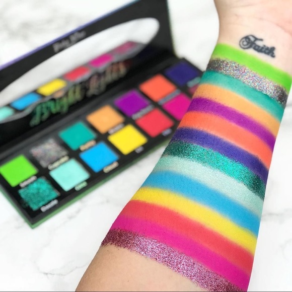 Pinky Rose Cosmetics - Bright lights - Picture 3 of 6